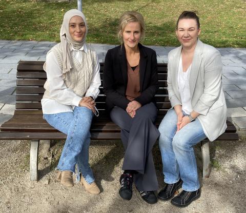 Kübra Kacar Astrid Röwekamp und Yvonne Dominas Oktober 2023