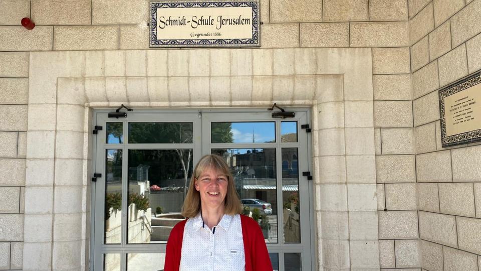 Foto zeigt Dr. Eva Schönemann, Schulleiterin der Schmidt-Schule Jerusalem