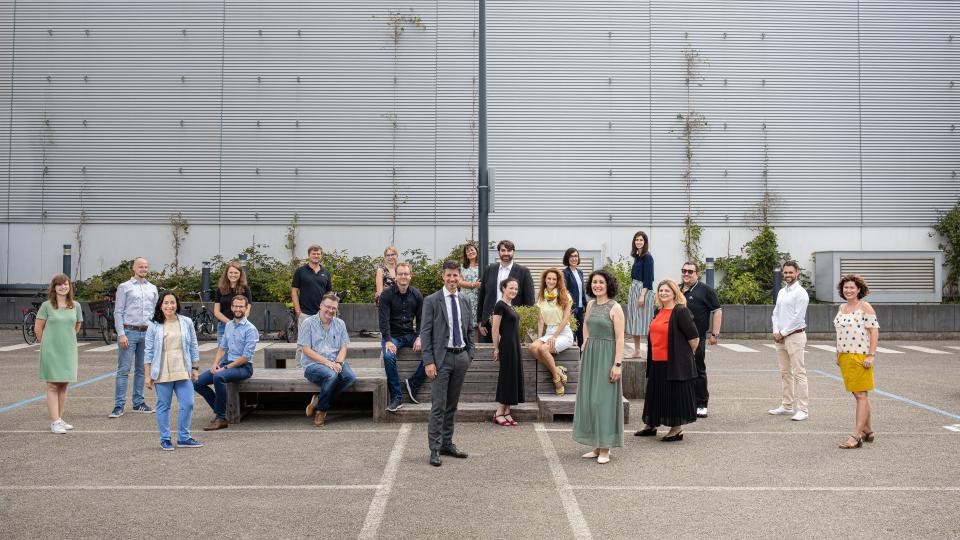 Gruppenbild des Kollegiums des Albert-Einstein-Gymnasiums Düsseldorf