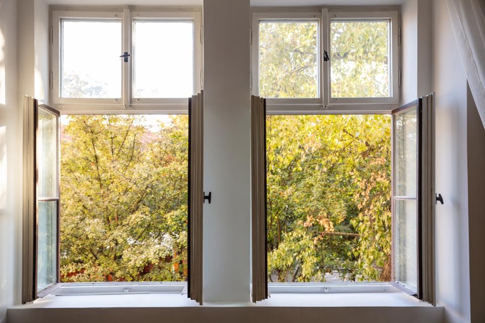 Offene Fenster nach Draußen Offene Fenster nach Draußen