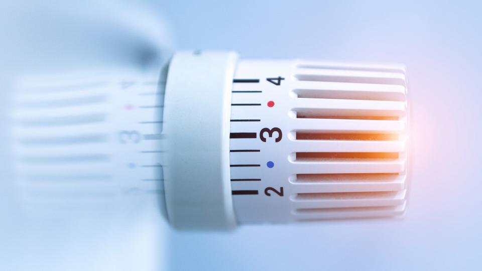 Nahaufnahme eines Heizungsthermostats. Nahaufnahme eines Heizungsthermostats.