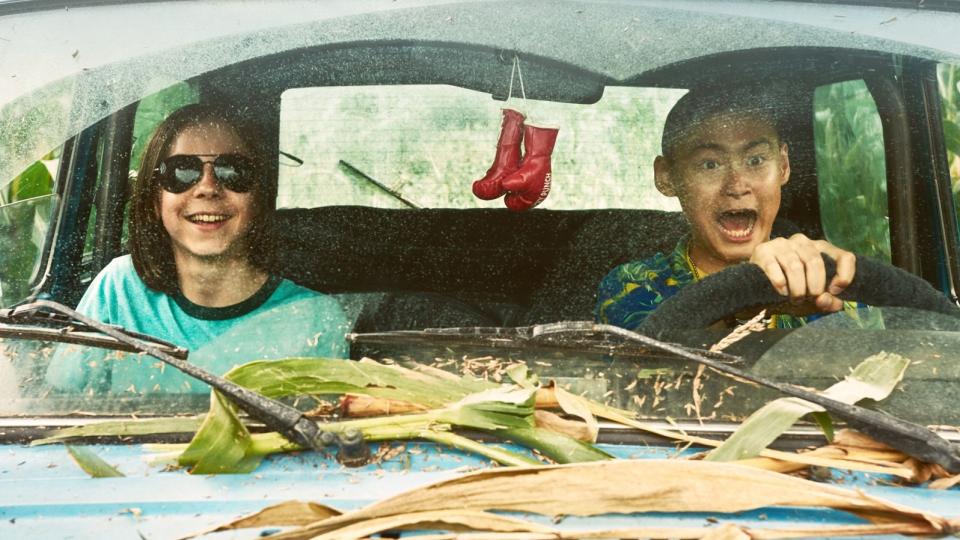 Maik (li.) und Tschick (re.) auf ihrem Road-Trip mit dem Ziel „Walachei“. Maik (li.) und Tschick (re.) auf ihrem Road-Trip mit dem Ziel „Walachei“.