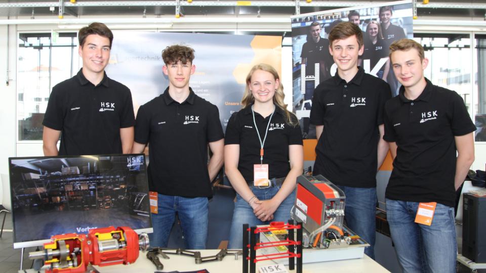 Eine Schülergruppe aus dem Bereich Lagertechnik hat am Wettbewerb "Jugend gründet" teilgenommen. Eine Schülergruppe aus dem Bereich Lagertechnik hat am Wettbewerb "Jugend gründet" teilgenommen.
