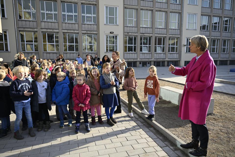 Auf dem Schulhof der Kreuzschule in Münster gab es ein buntes Begleitprogramm zum Vorlesetag.