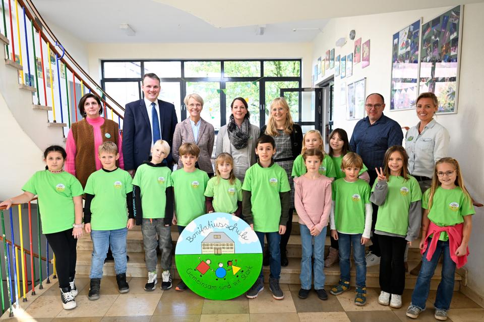 Gruppenfoto an der Bonifatiusschule Dorsten .
