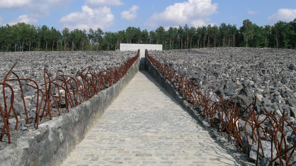 Mahnmal in der Gedenkstätte Belzec Mahnmal in der Gedenkstätte Belzec