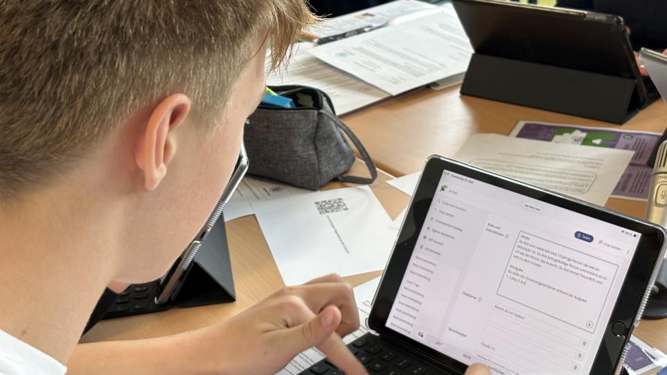 An der Friedrich-Albert-Lange-Schule Solingen wird mit KI gearbeitet. An der Friedrich-Albert-Lange-Schule Solingen wird mit KI gearbeitet.