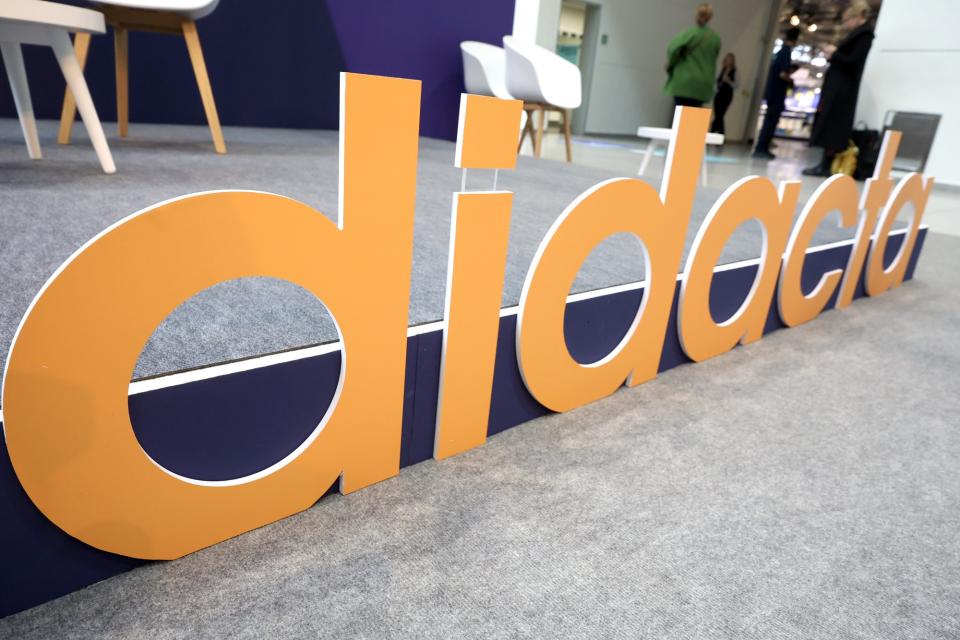 didacta 2026 Schriftzug als große Lettern an einem Podest