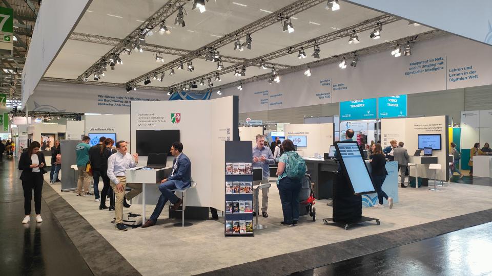 Der Messestand des Ministeriums für Schule und Bildung auf der didacta 2026.