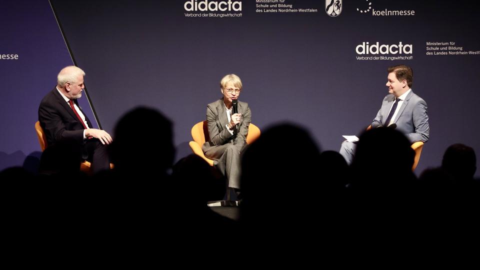 Ministerin Feller spricht bei der Eröffnung der didacta 2026