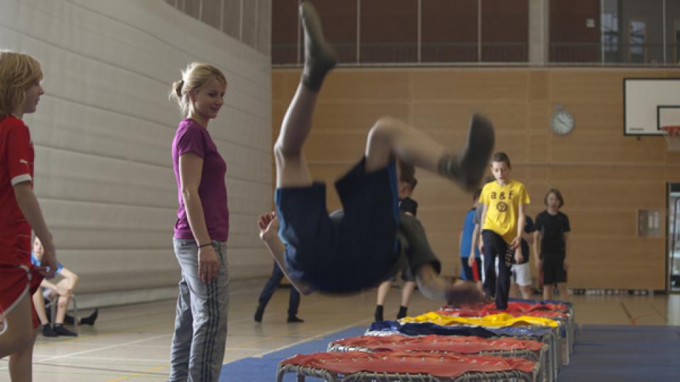 Sportunterricht_Trampolinstrasse Sportunterricht_Trampolinstrasse