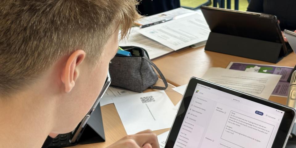 An der Friedrich-Albert-Lange-Schule Solingen wird mit KI gearbeitet.