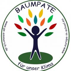 Das Logo "BAUMPATE für unser Klima" zeigt symbolisch eine Person mit bunten Blättern.