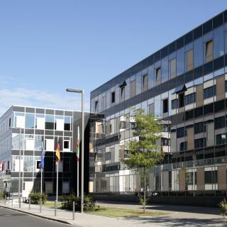 Außenansicht des Gebäudes des Ministeriums für Schule und Bildung NRW in Düsseldorf.