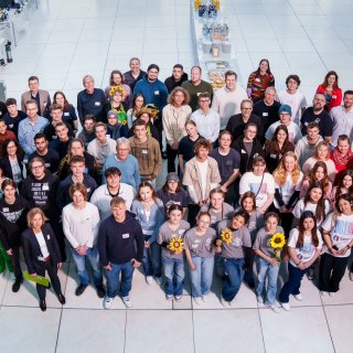 Die Gewinnerinnen und Gewinner von DIGIGREEN stehen zusammen.