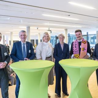 Ministerin Dorothee Feller mit den Partnerinnen und Partnern von Fit for life (7. Januar 2026)