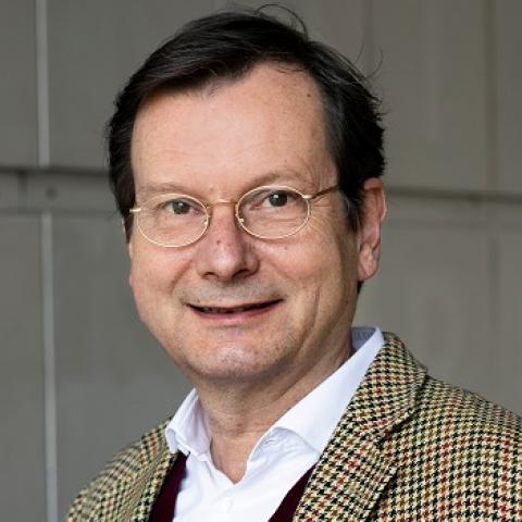 Portrait Prof. Dr. Hans-Joachim Roth